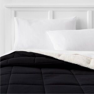 Room Essentials Faux Shearling Microfiber Reversible Comforter